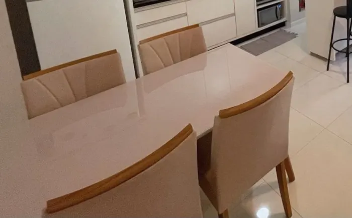Vende-se jogo de 4 cadeira de jantar