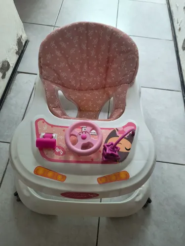 Andador para bebê seminovo