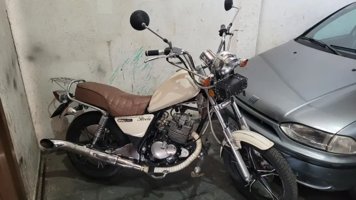 Suzuki intruder custon