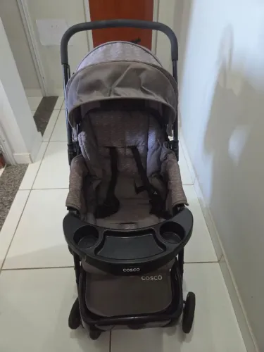 Vendo Carrinho de Bebê Cosco