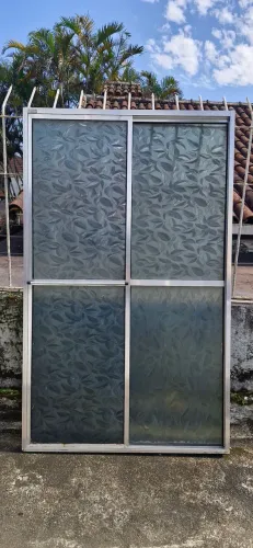 Box de Acrílico 1,80 × 1.10cm