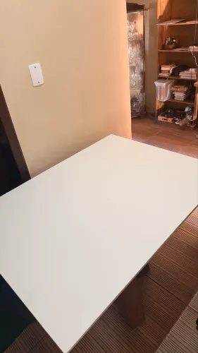 vendo mesa de 4 cadeiras em perfeito estado, aproximadamente 1,30