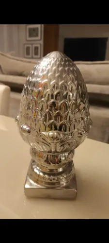 Pinha Decorativa Prateada em Cerâmica - Objeto de Decoração