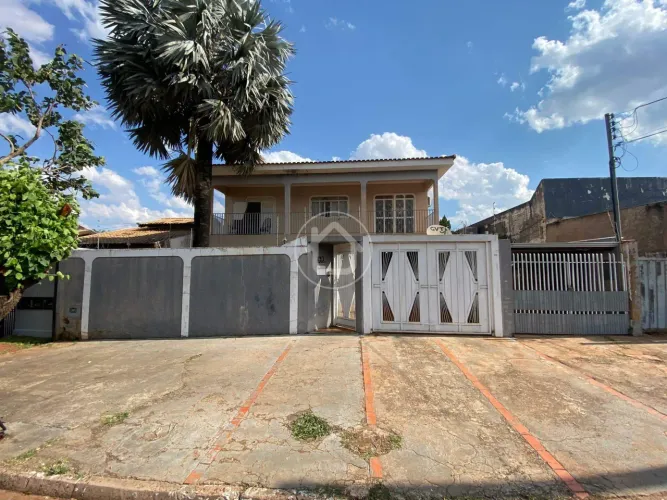 SOBRADO PARA INVESTIDORES - 390M² TERRENO - JACY