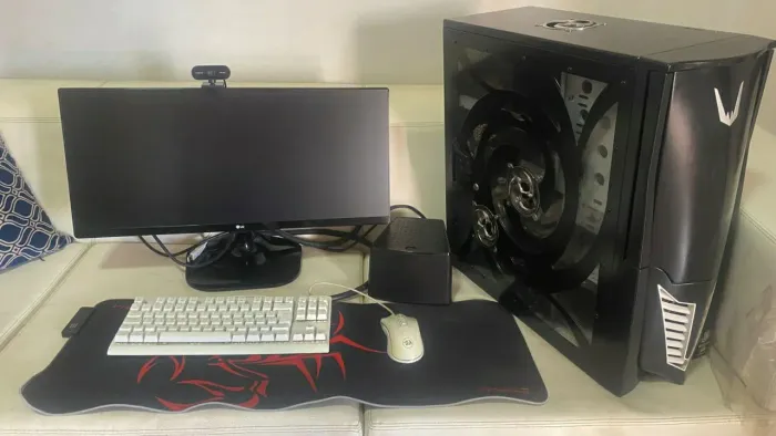 PC Gemer Intel i7, 6Gb DDR3, 120Gb SSD, 1,5 Tb HD, GTX 550 1Gb, monitor LG 25" ultrawide,