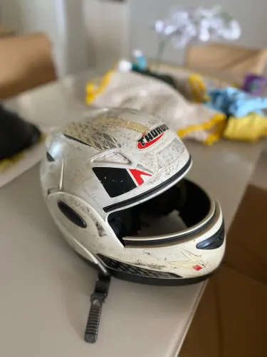 CAPACETE TAURUS ESCAMOTEÁVEL (ROBOCOP)