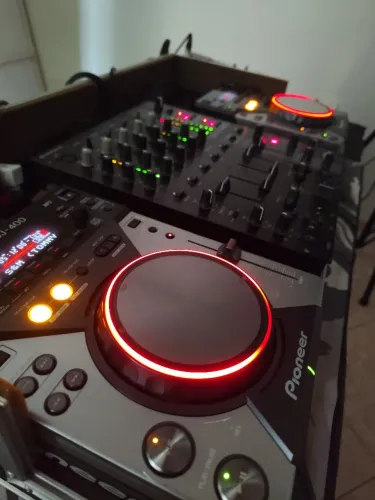 Cdj Pioneer 400 e Mixer behringer