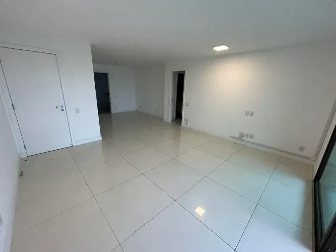 X. Lindo apto de alto padrão no Flamboyant com 3 quartos sendo 2 suítes + área externa