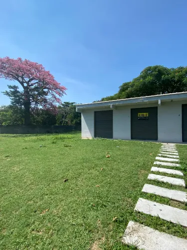  Loja em Sepetiba  e Área verde (Jardim para eventos)