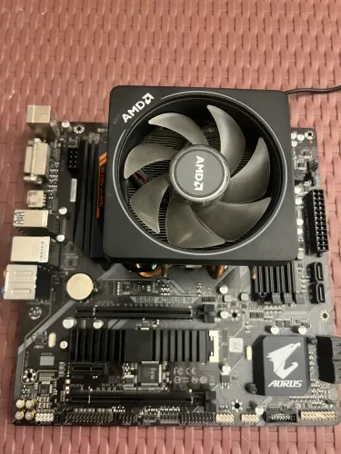 KIT PLACA MÃE RYZEN 7 3800X C/16GB RAM