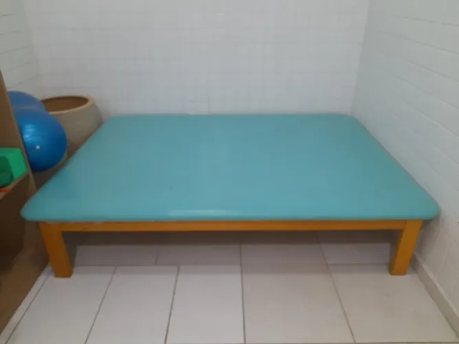 TABLADO PARA FISIOTERAPIA SEMINOVO RETIRADA NO LOCAL