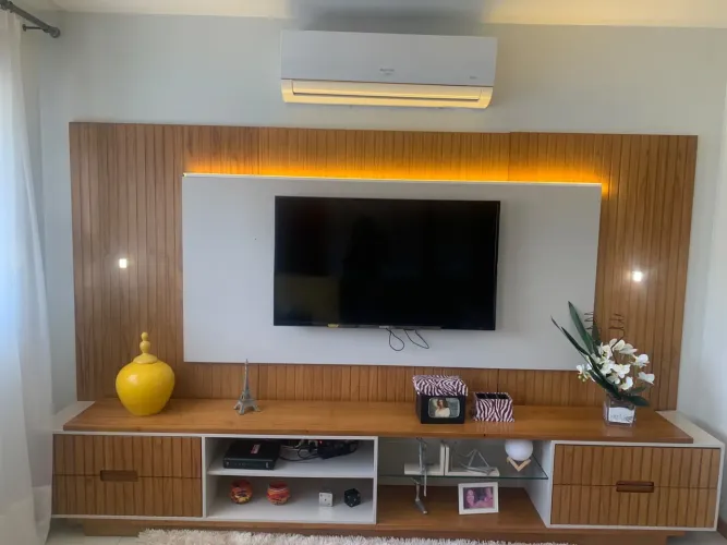 Painel para TV ripado com led