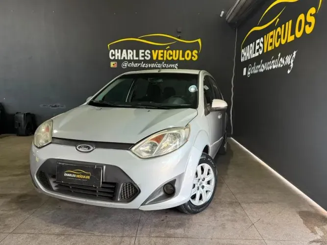 Ford Fiesta Sedan SE 1.6 8V Flex 4P 2014