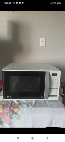 Vende-se Microondas 23L LG Limpa fácil 