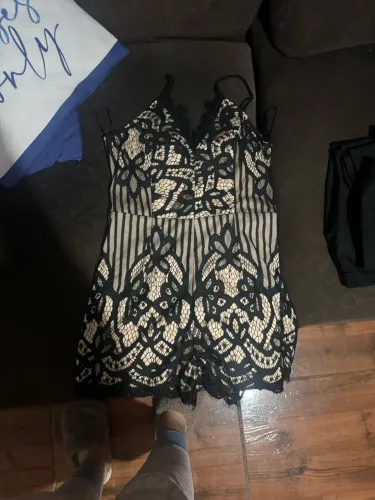 Vendo macacão novo com etiqueta TAm G serve até um 40