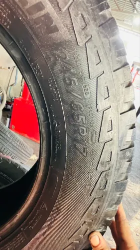 Pneus Usados Seminovos 245/65R17 MICHELIN- Pouco Rodados e em Excelente Estado
