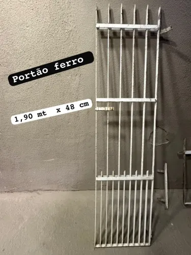 Portão e grade de ferro