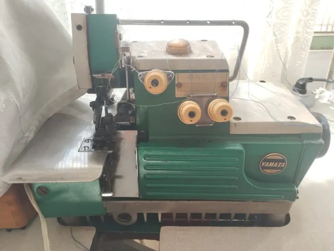 Máquina de costura industrial 