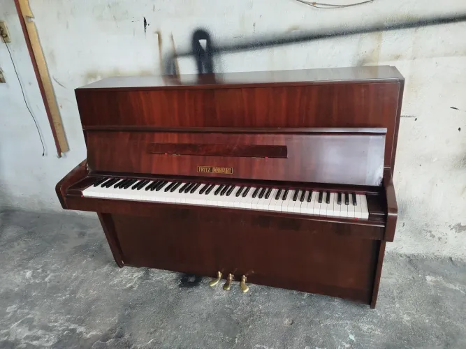 Piano de Armário Fritz Dobbert