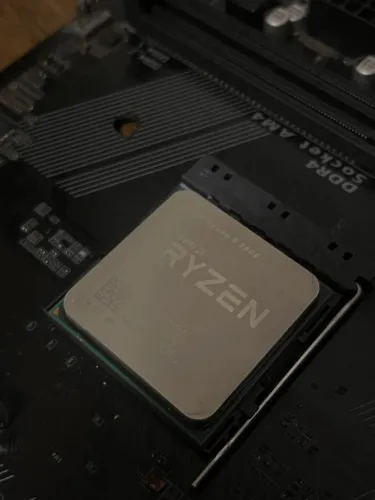 AMD RYZEN 5 2600 - em bom estado