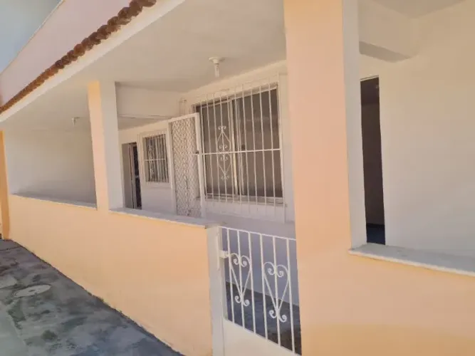 CASA DE VILA DE 2 QUARTOS EM QUINTINO
