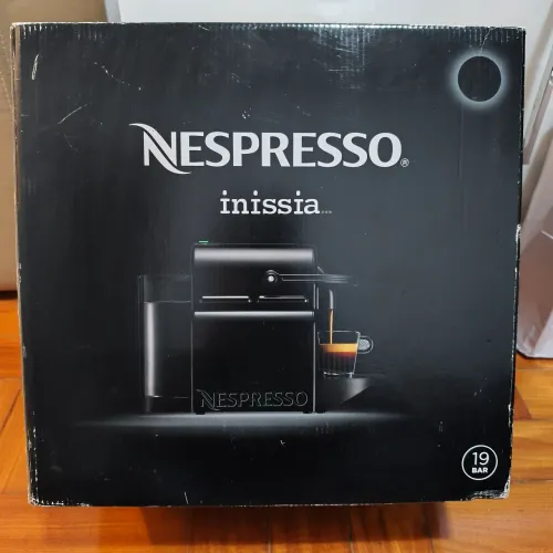 Cafeteira Nespresso inissia nova