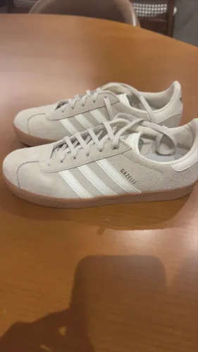 Tênis gazelle novo