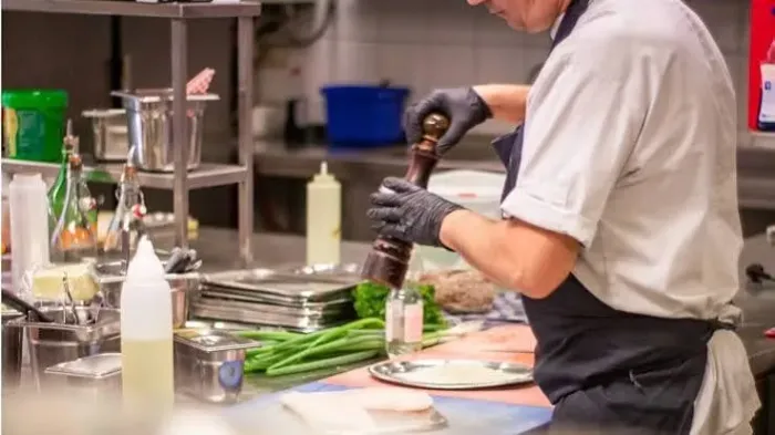 Cozinheiro com experiência Ala Carte