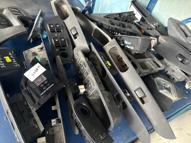 Botão do vidro elétrico para carros de diversas marcas 