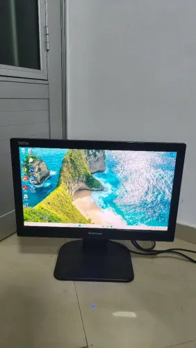Monitor Lenovo thinkvision "19,5" com pedestal