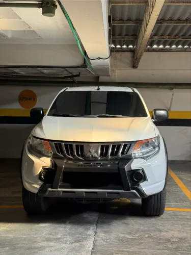 Mitsubishi L200 Tri. Outdo. GLS 2.4 CD 4X4 Die. AUT 2021