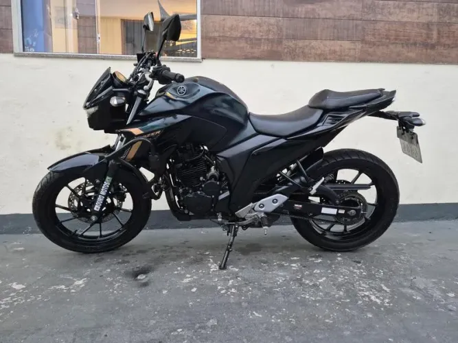 YAMAHA FZ25 FAZER 2024