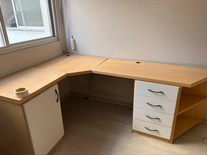 Mesa de escritório e home office