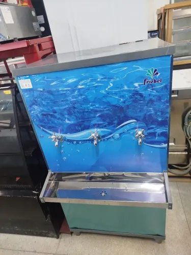 Bebedouro frisbel 100L atende de 150 a 300 pessoas por hora.