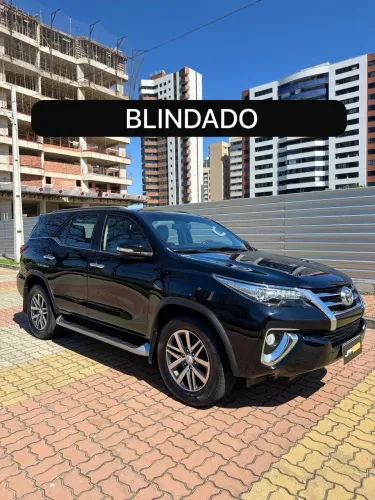Toyota Hilux SW4 SRX 4X4 2.8 TDI 16V Dies. Aut. 2017