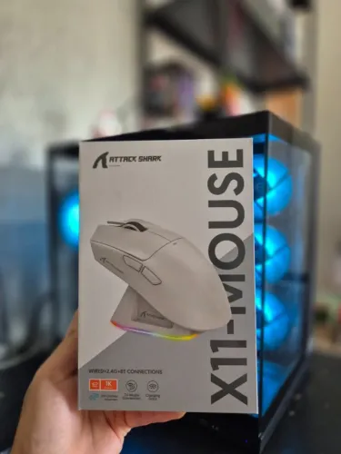Mouse Gamer Sem Fio Attack Shark X11 - Novo, Base RGB & Sensor de Alta Performance