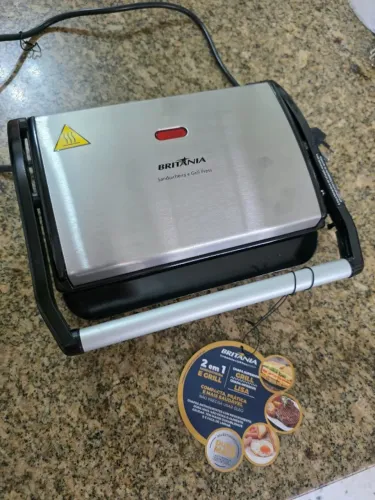 Sanduicheira e Grill Britania Press