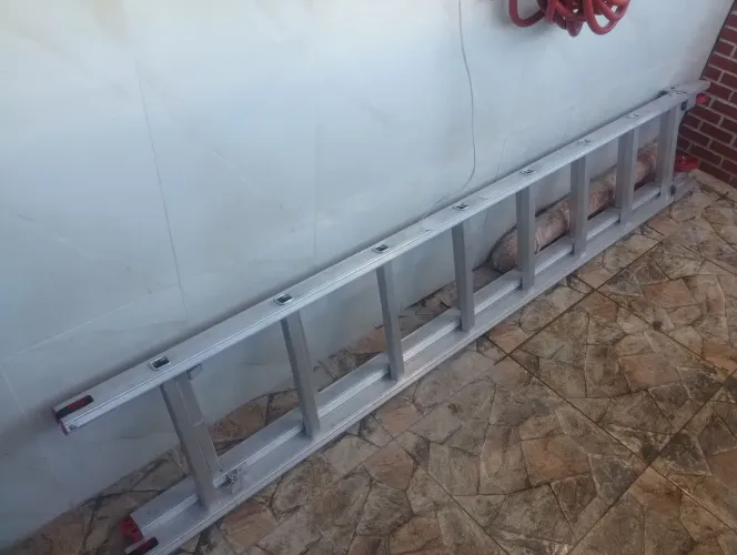 Escada alumínio 