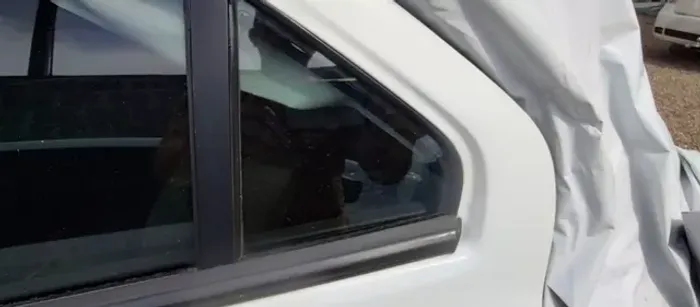 Vidro Fixo Traseiro Esquerdo Gm Onix 1.0 2012-2019 Original *35