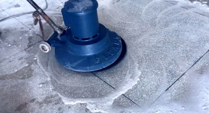 Limpamos seu piso de marmorite em lojas e residencial zap *