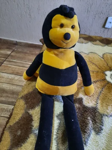 Abelhinha tamanho 55cm linda