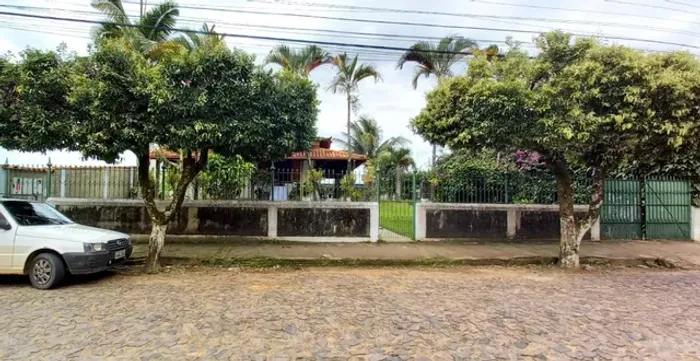 Ótima casa venda em São João Nepomuceno MG. 