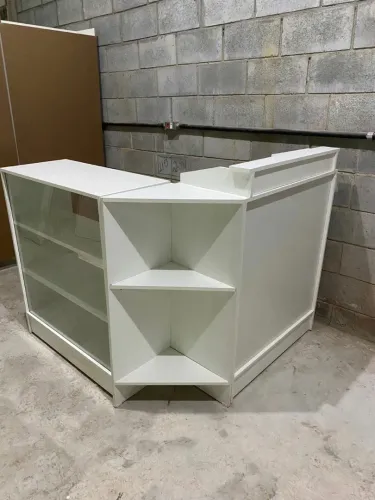 Balcão caixa + Balcão vitrine em L MDF