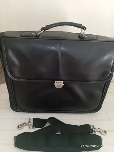 Pasta executiva Targus de couro sintético 