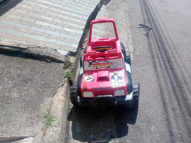 Carro elétrico infantil