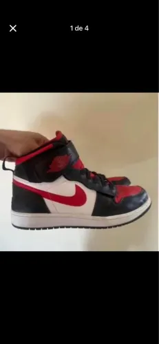 Air Jordan 1 Hi Flyease