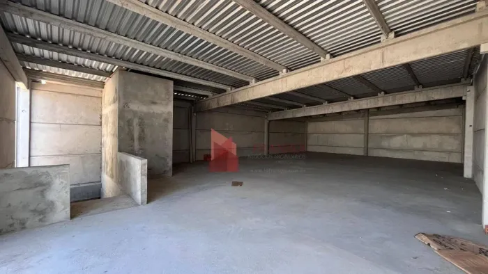 ALUGUEL: ARMAZÉM LOGÍSTICO 500 METROS COM 1 DOCA EM ITAJAÍ