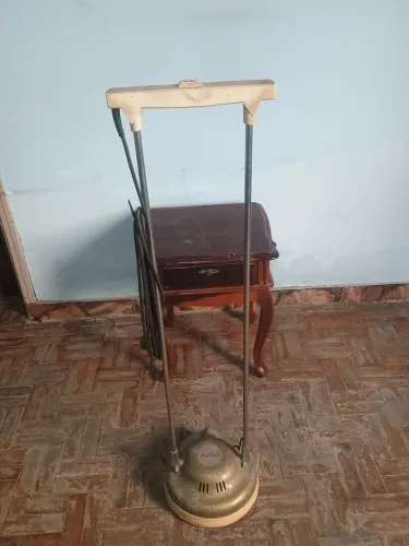 Enceradeira Arno ((necessita manutenção))