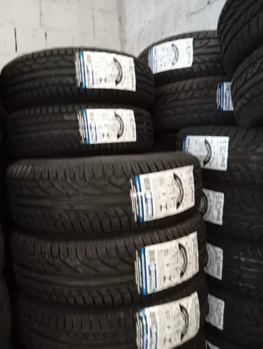 Super promoção aqui na RL pneu ecológico Starke 175/70-13 pneu para Uno