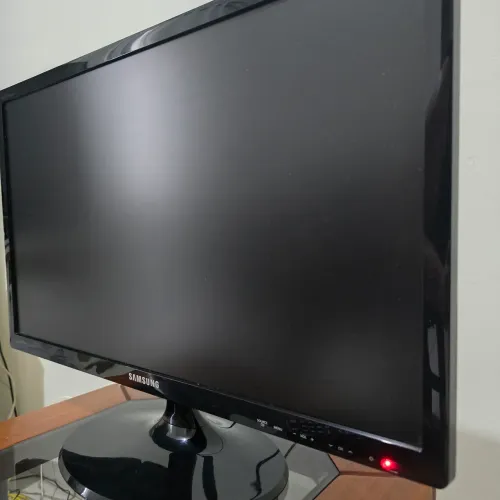 TV/Monitor Samsung 24? Full HD - modelo T24C310LB (impecável)